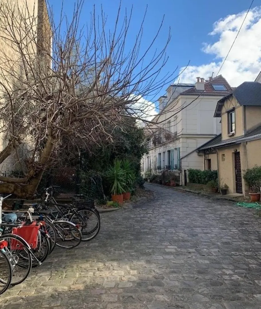 2 Chambres Et Une Terrasse A Paris! Paris