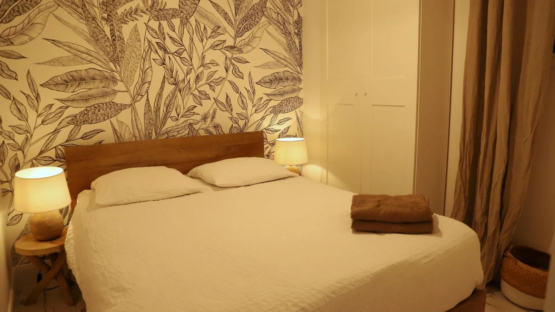 2 Chambres Et Une Terrasse A Paris! Apartment Paris