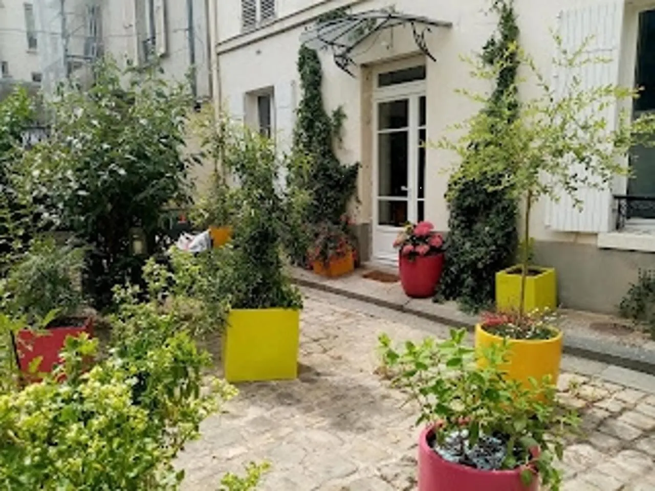 2 Chambres Et Une Terrasse A Paris!